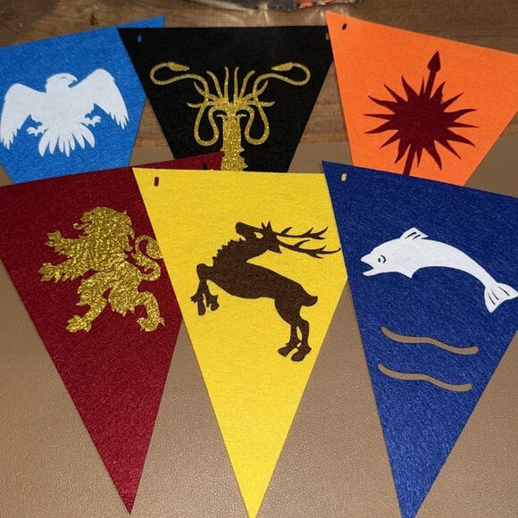 Harry Potter set of 4 party ties and set of 8 decorative party flags whimsical - Picture 4 of 7